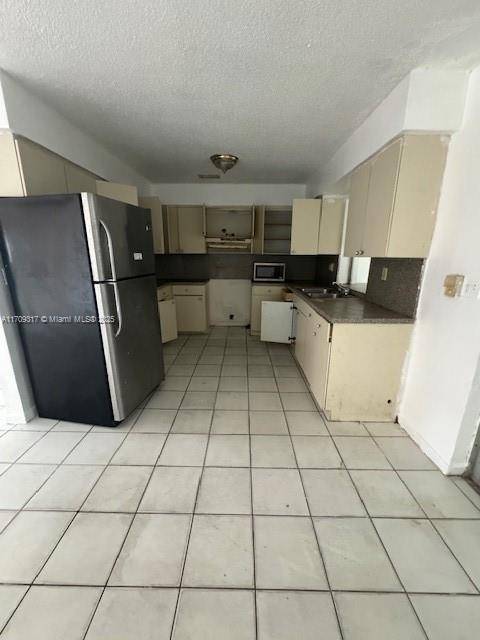 Miami, FL 33161,1371 NE 144th St