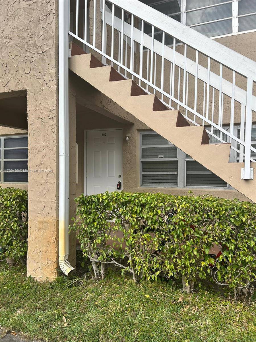 Coral Springs, FL 33071,802 Twin Lakes Dr #17-A