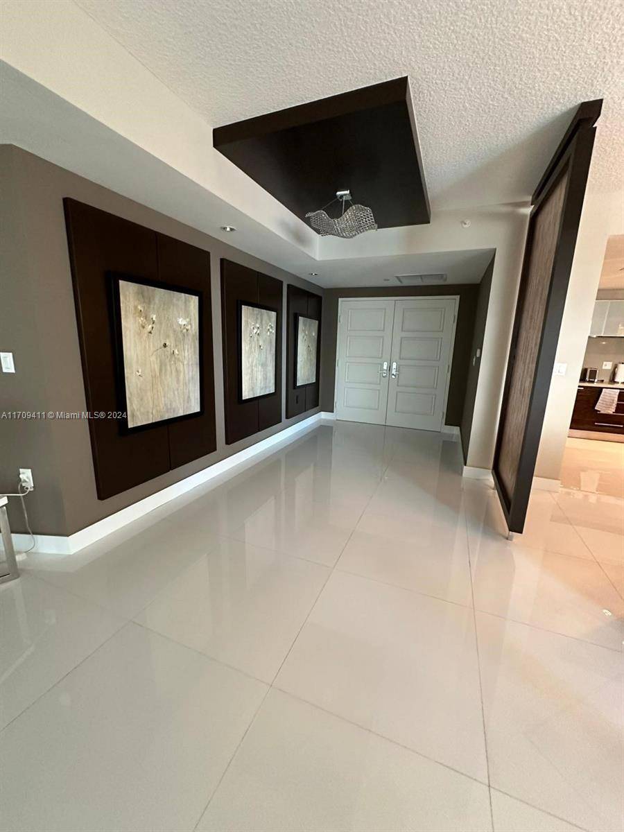 Sunny Isles Beach, FL 33160,200 Sunny Isles Blvd #2-UPH2