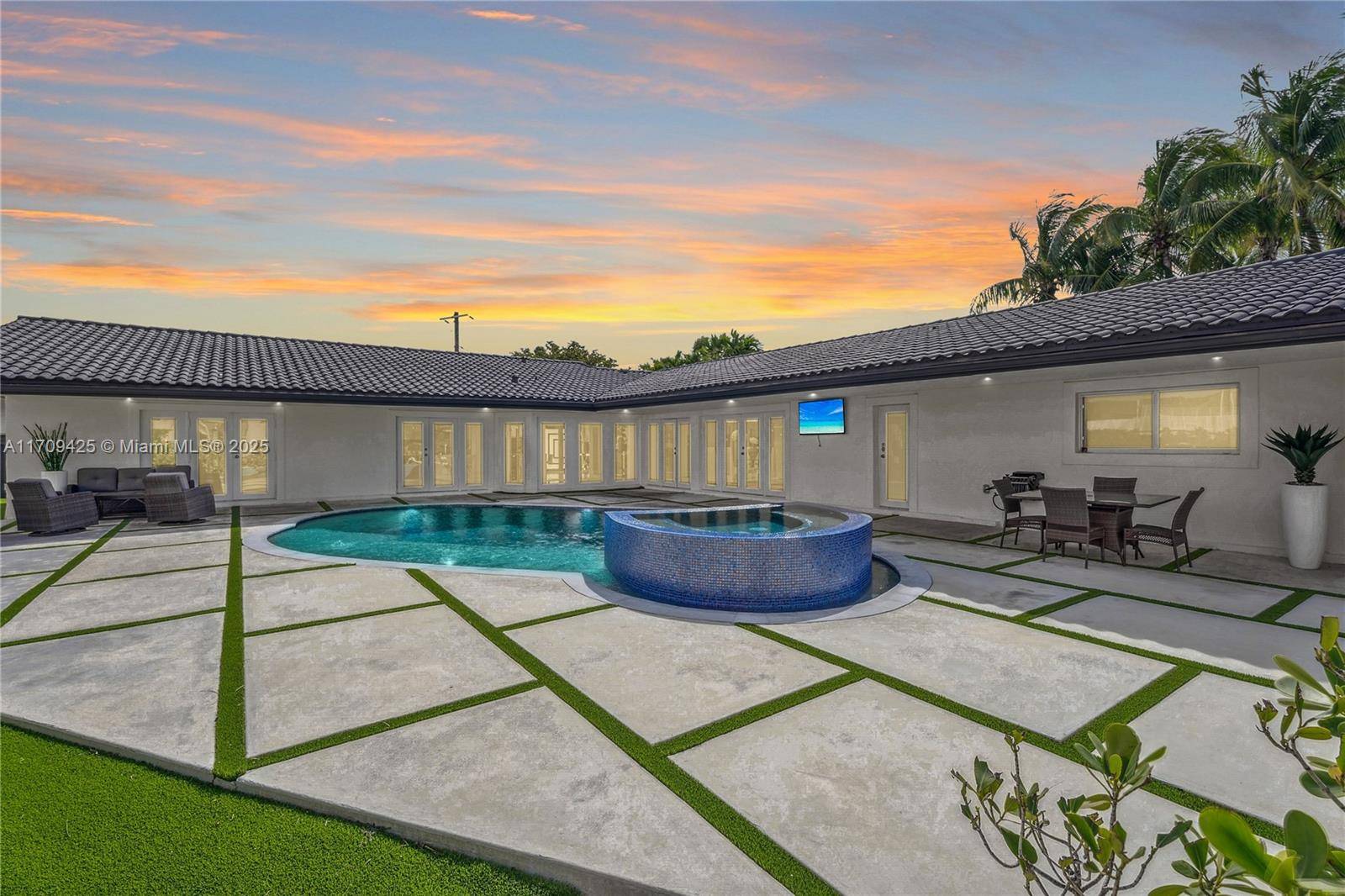 North Miami, FL 33181,13300 Arch Creek Ter