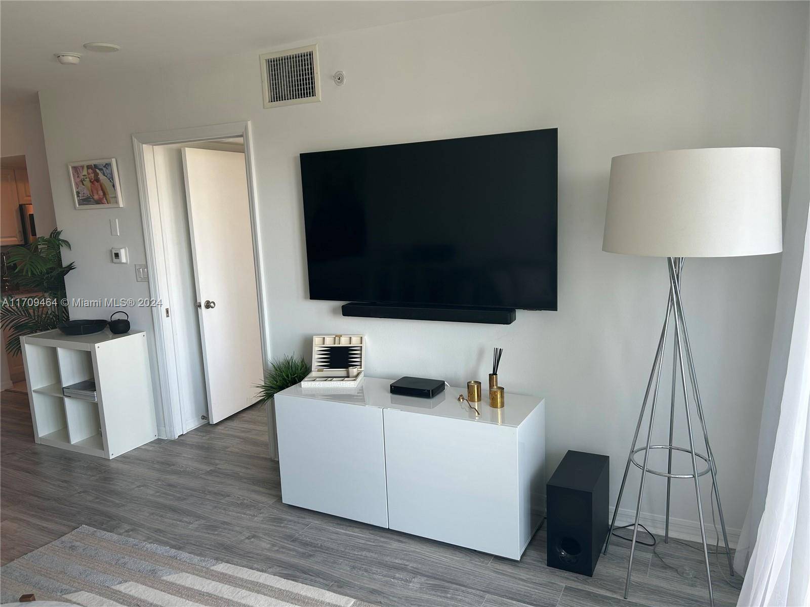 Miami Beach, FL 33139,90 Alton Rd #607