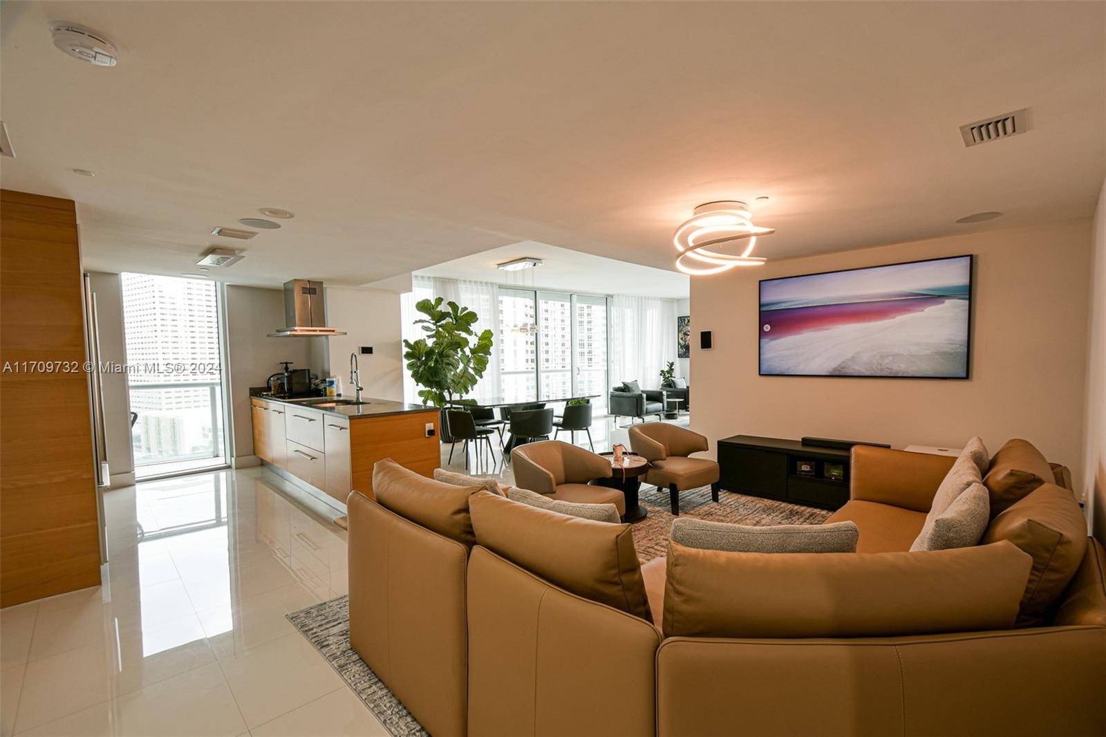 Miami, FL 33131,495 Brickell Ave #1902