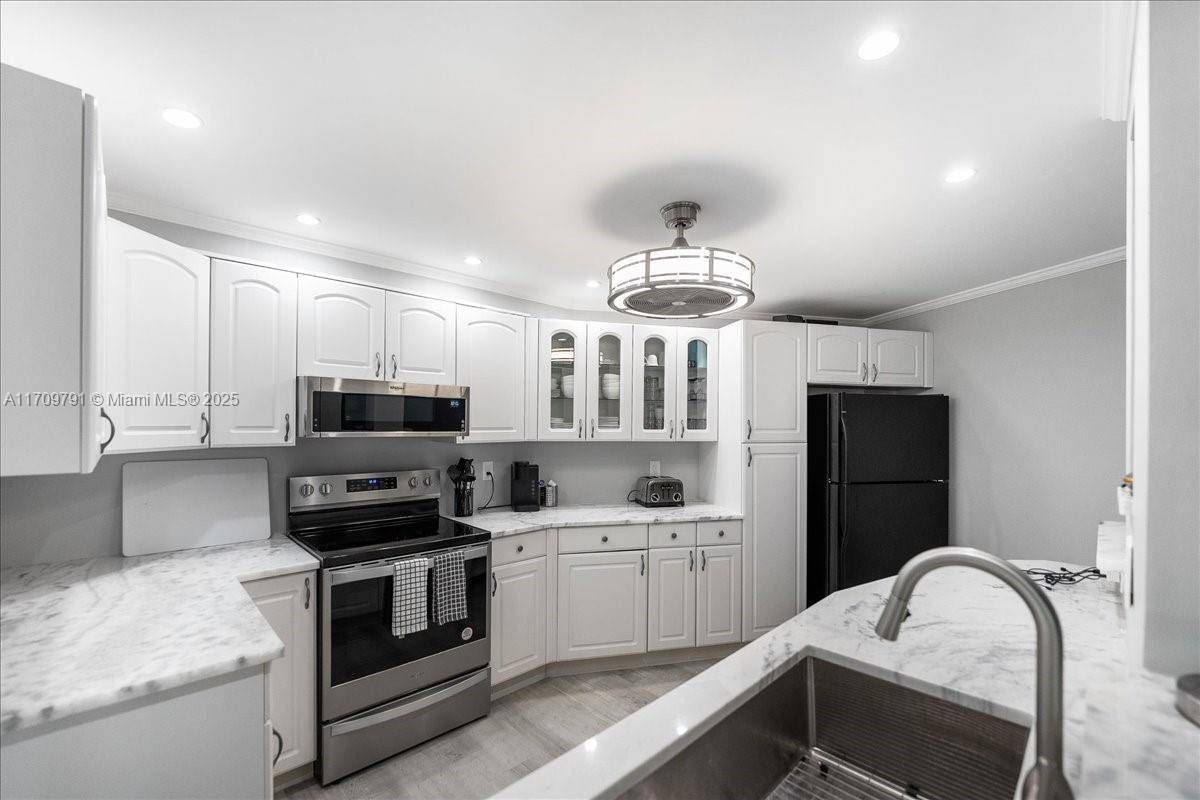 Fort Lauderdale, FL 33315,1350 River Reach Dr #514