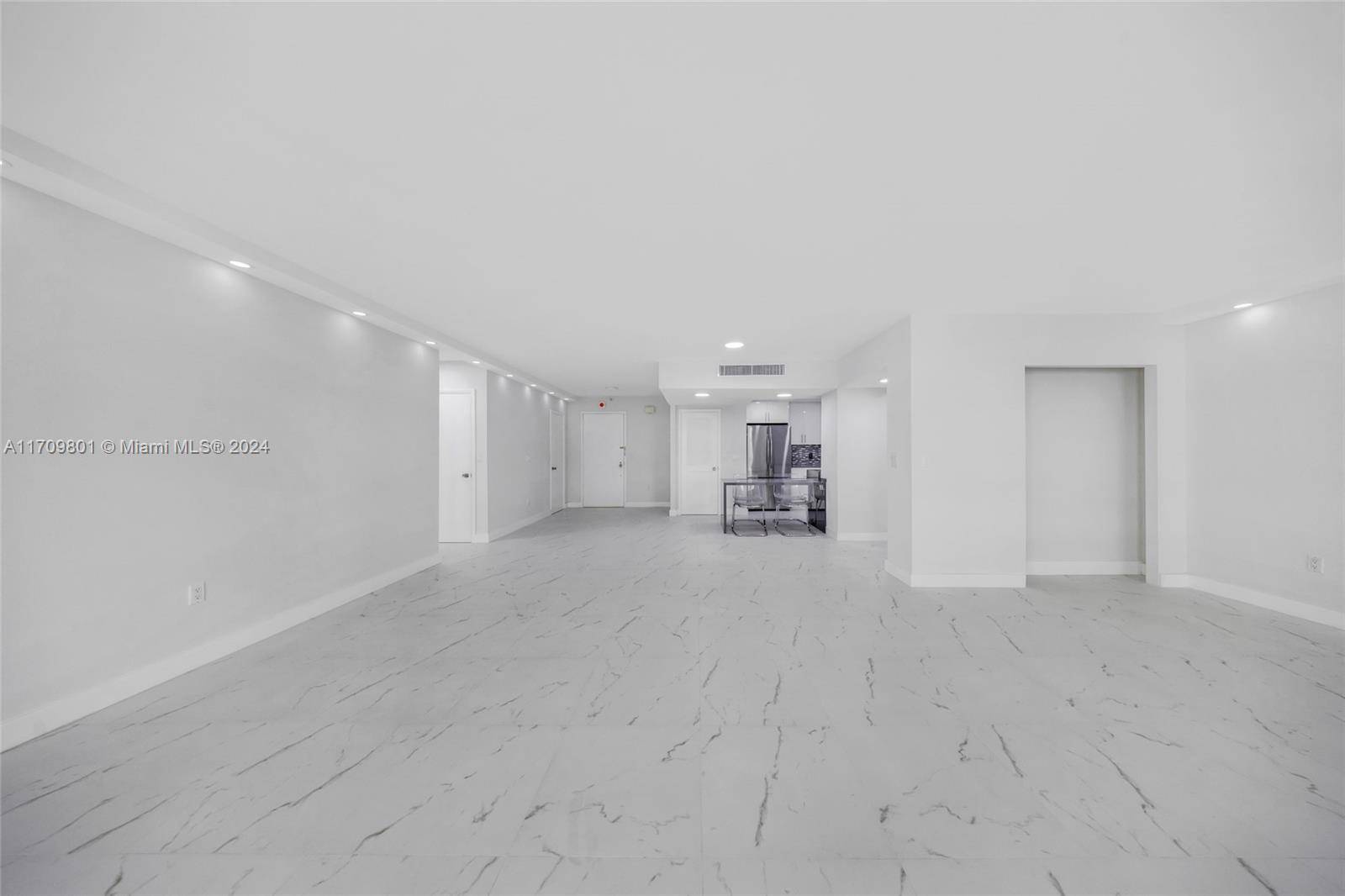 Bal Harbour, FL 33154,9801 Collins Ave #15X