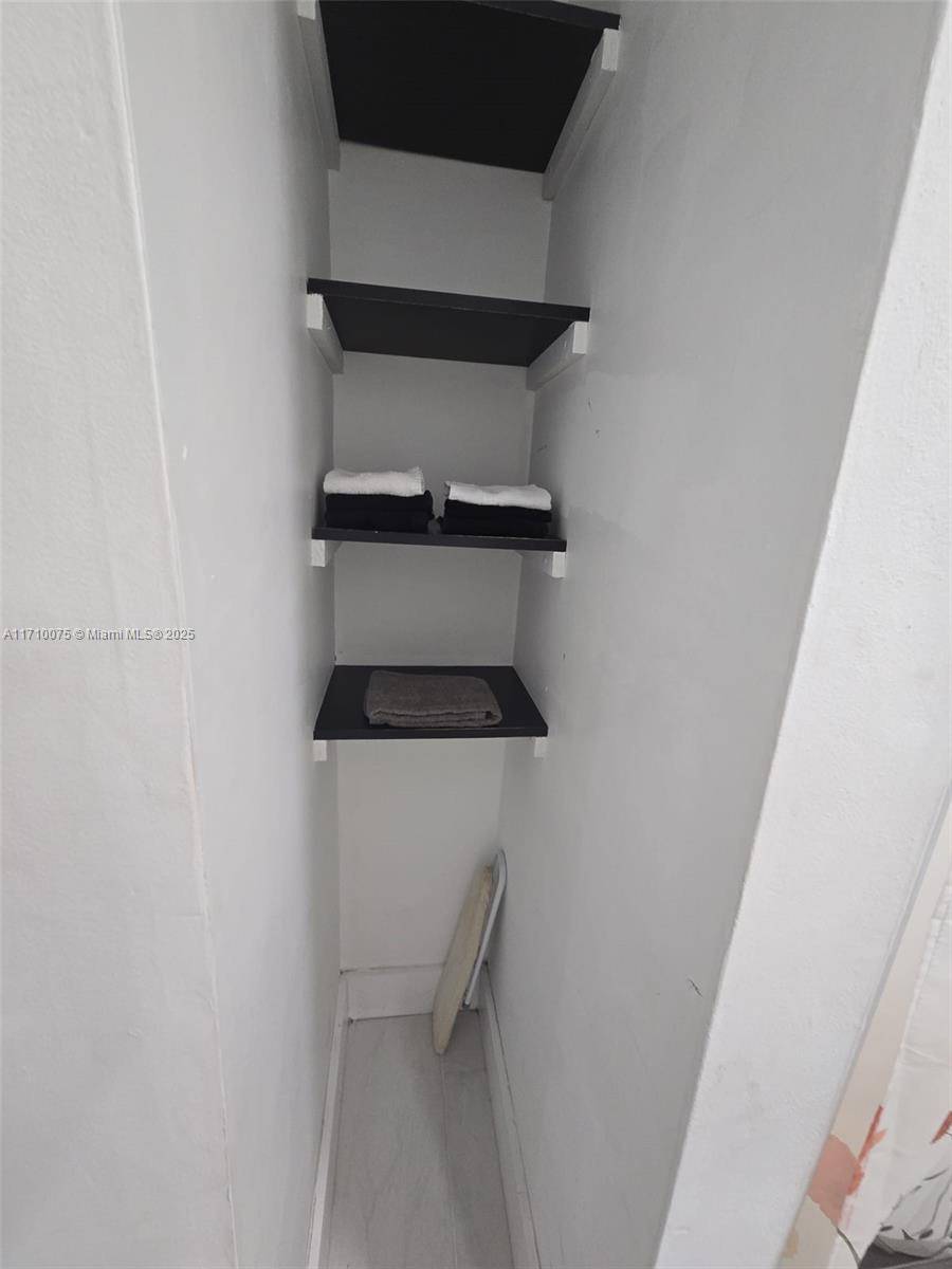 Miami, FL 33128,843 NW 3rd St #2