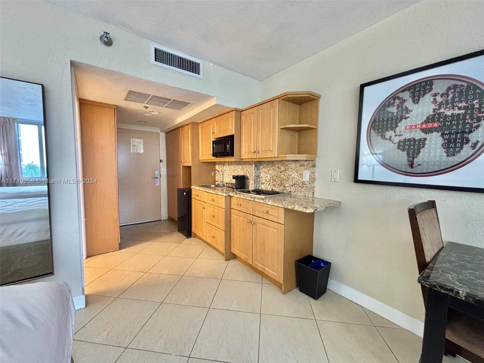 Sunny Isles Beach, FL 33160,19201 Collins Ave #128