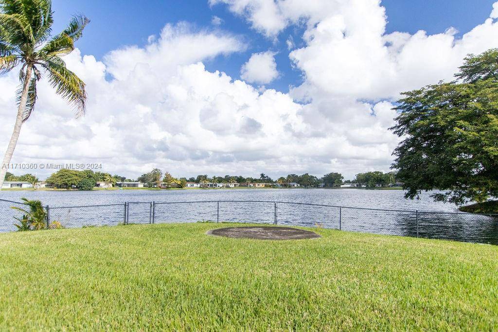 Pembroke Pines, FL 33024,431 NW 96th Ave