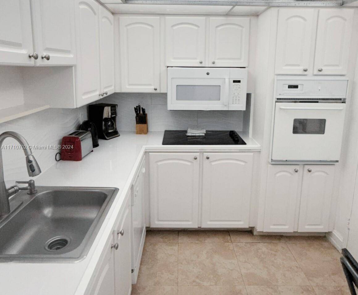 Hollywood, FL 33019,3901 S Ocean Dr #2Y