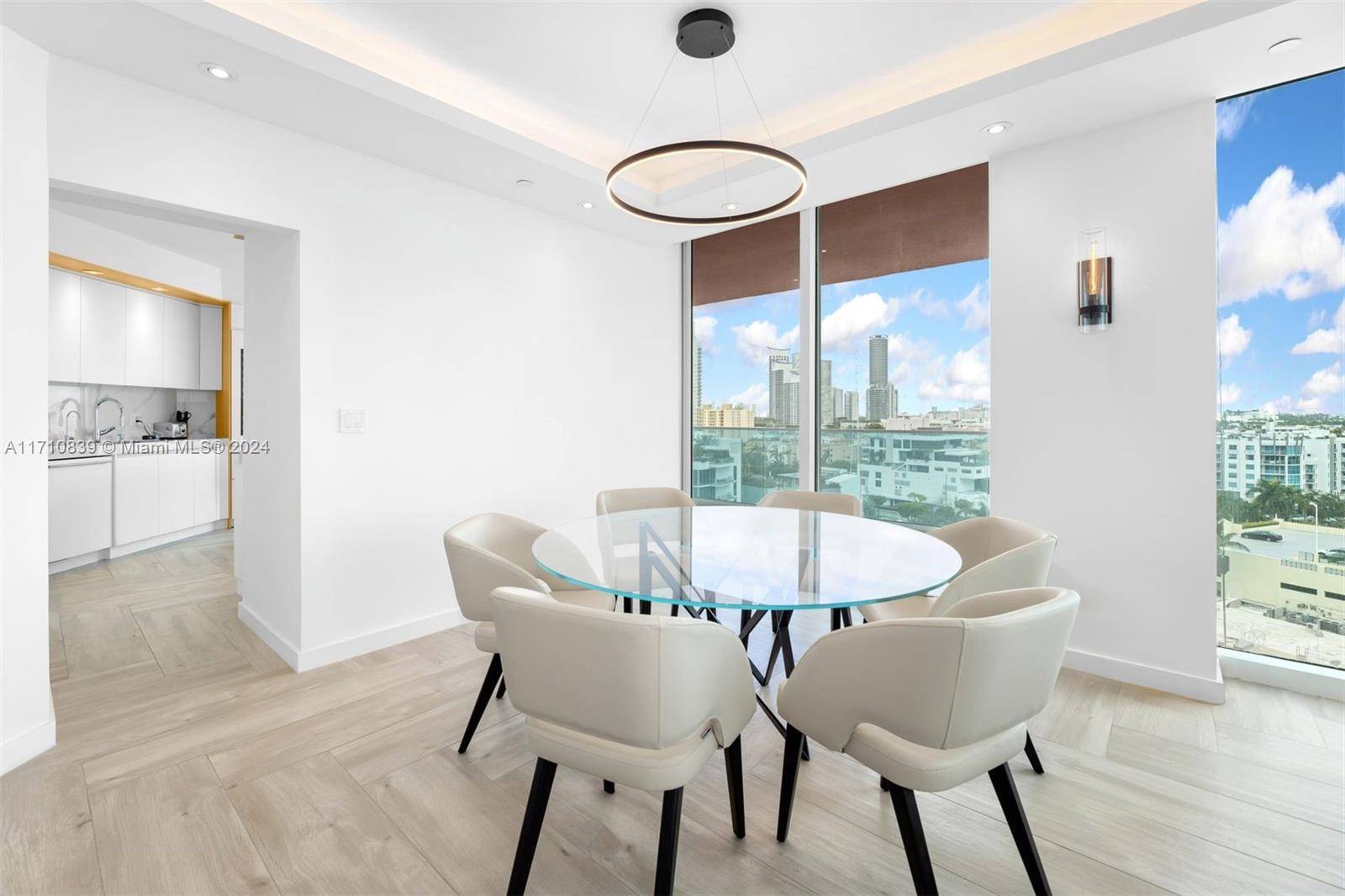 Miami Beach, FL 33139,300 S Pointe Dr #1105