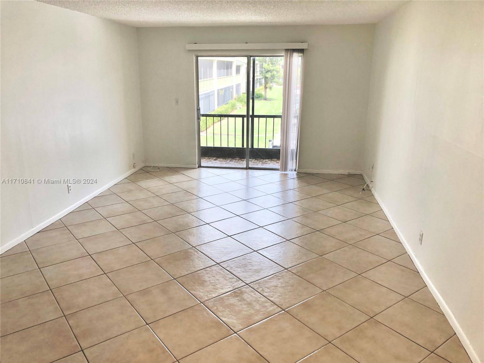 Coral Springs, FL 33065,4118 NW 88th Ave #207