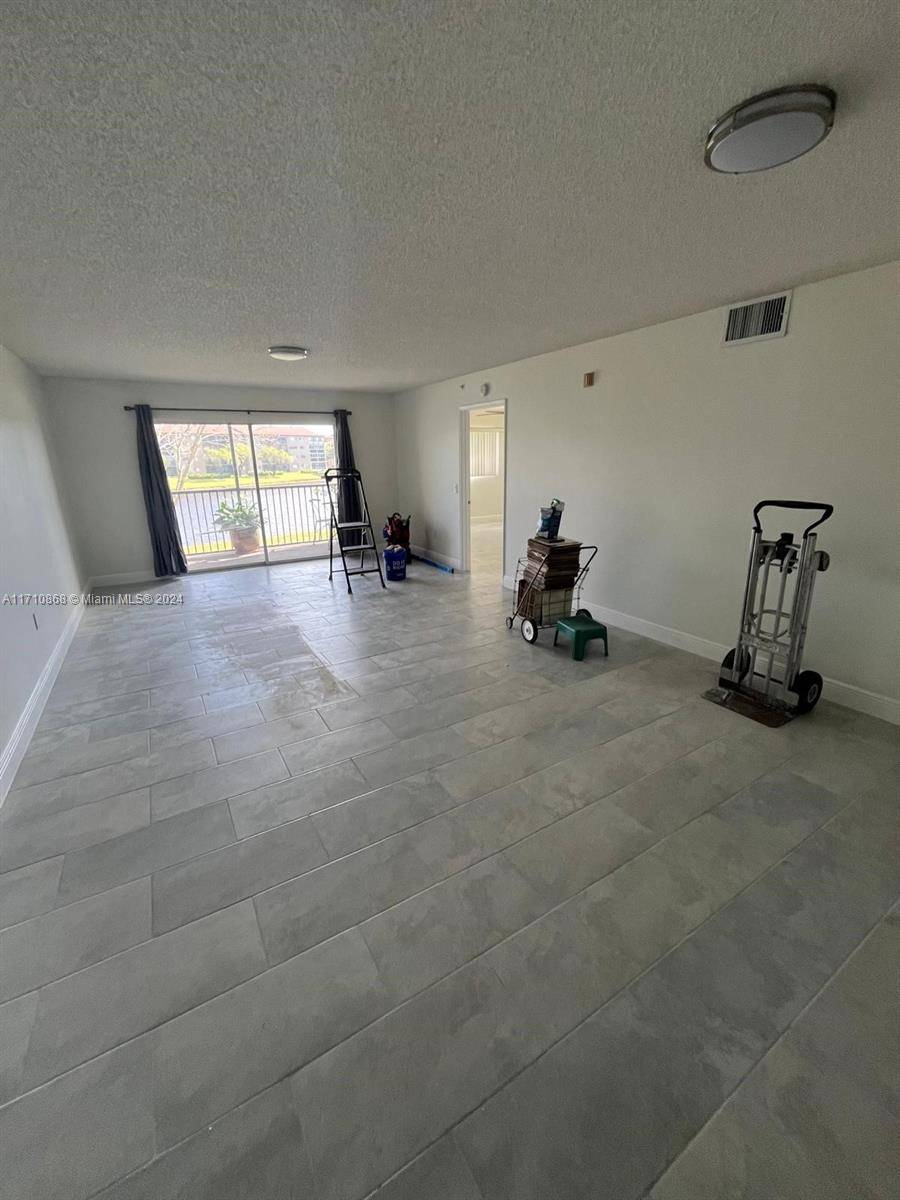 Pembroke Pines, FL 33027,1351 SW 141st Ave #207G