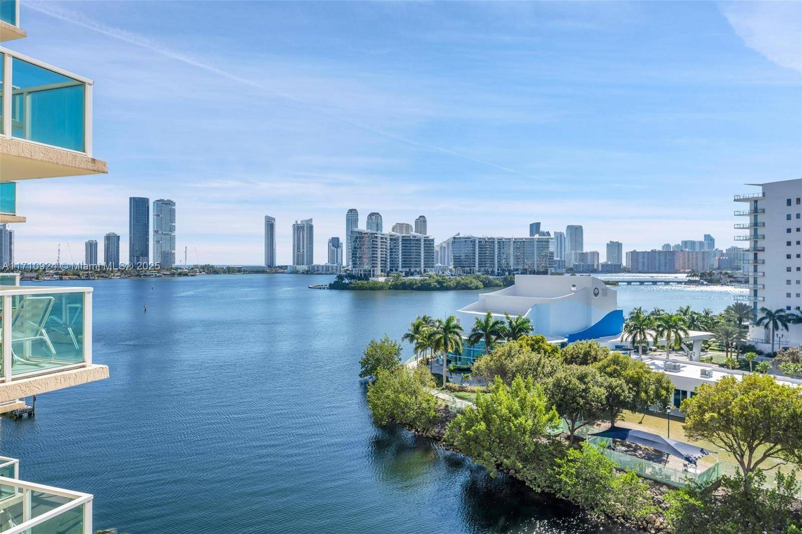 Aventura, FL 33180,3330 NE 190th St #816