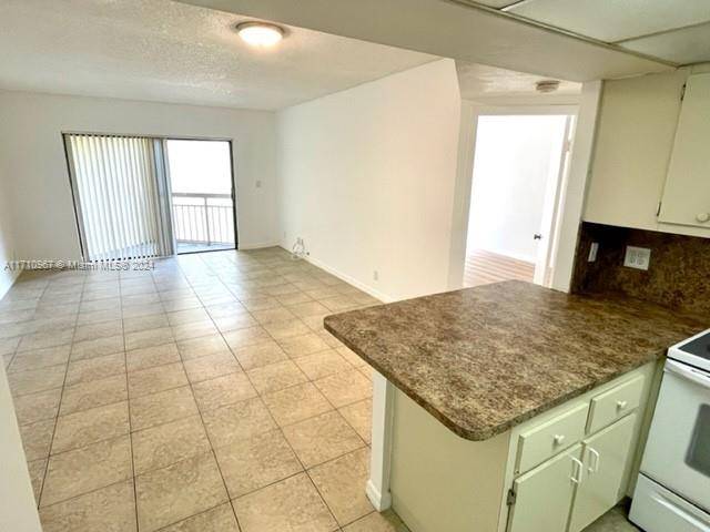 Doral, FL 33166,8290 Lake Dr #517