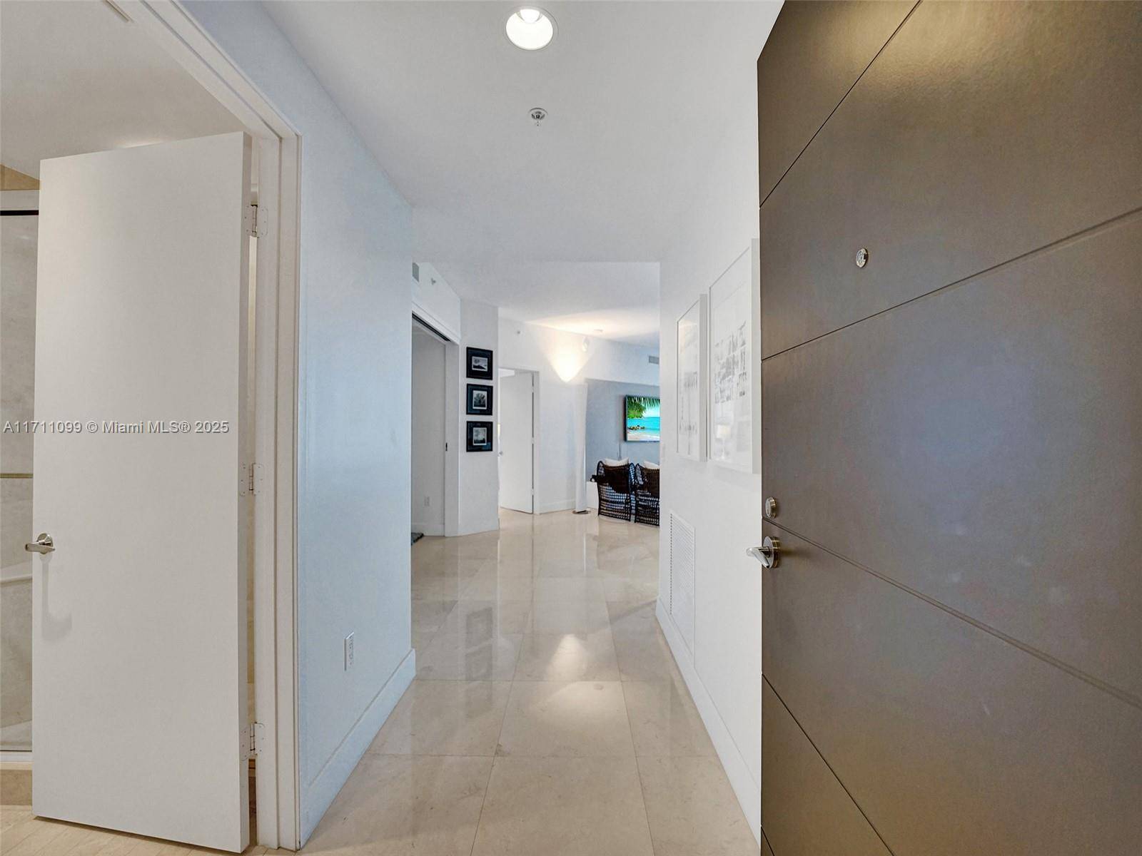 North Miami Beach, FL 33160,17301 Biscayne Blvd #2008