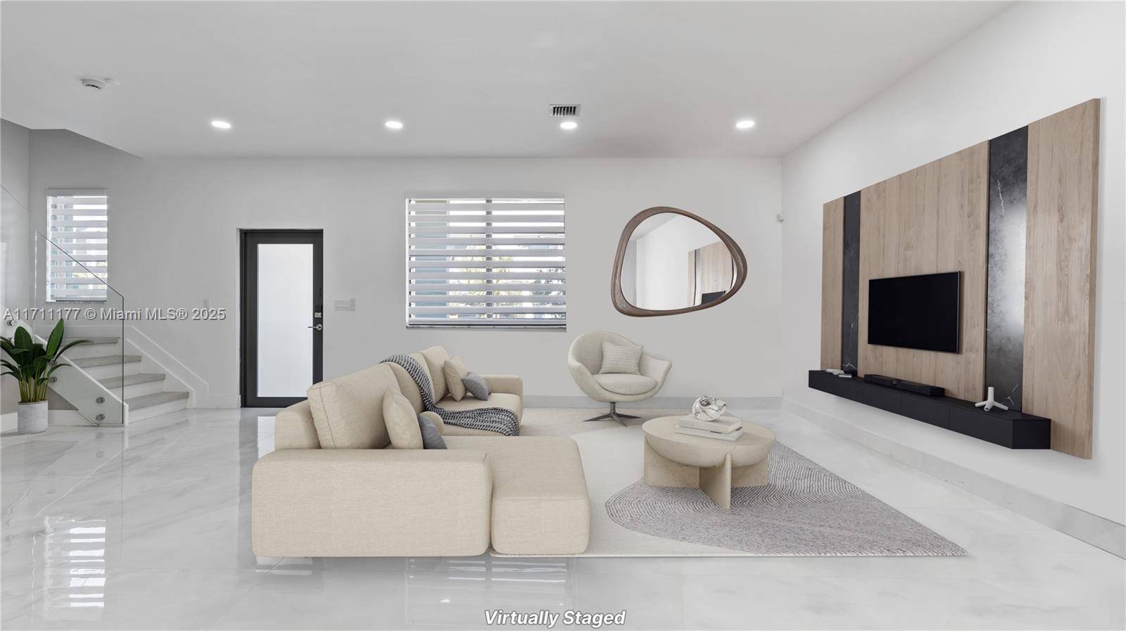 Doral, FL 33166,8206 NW 43rd St