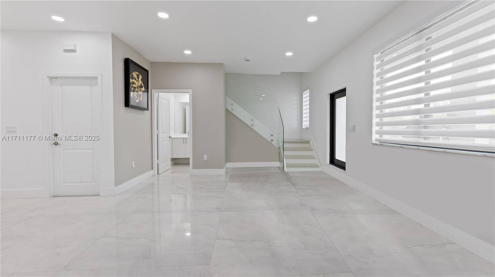 Doral, FL 33166,8206 NW 43rd St