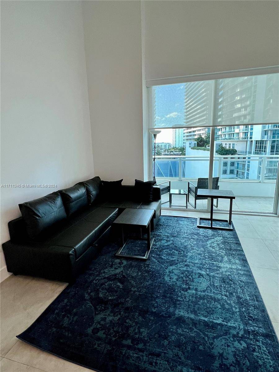 Miami, FL 33131,1080 Brickell Ave #1107