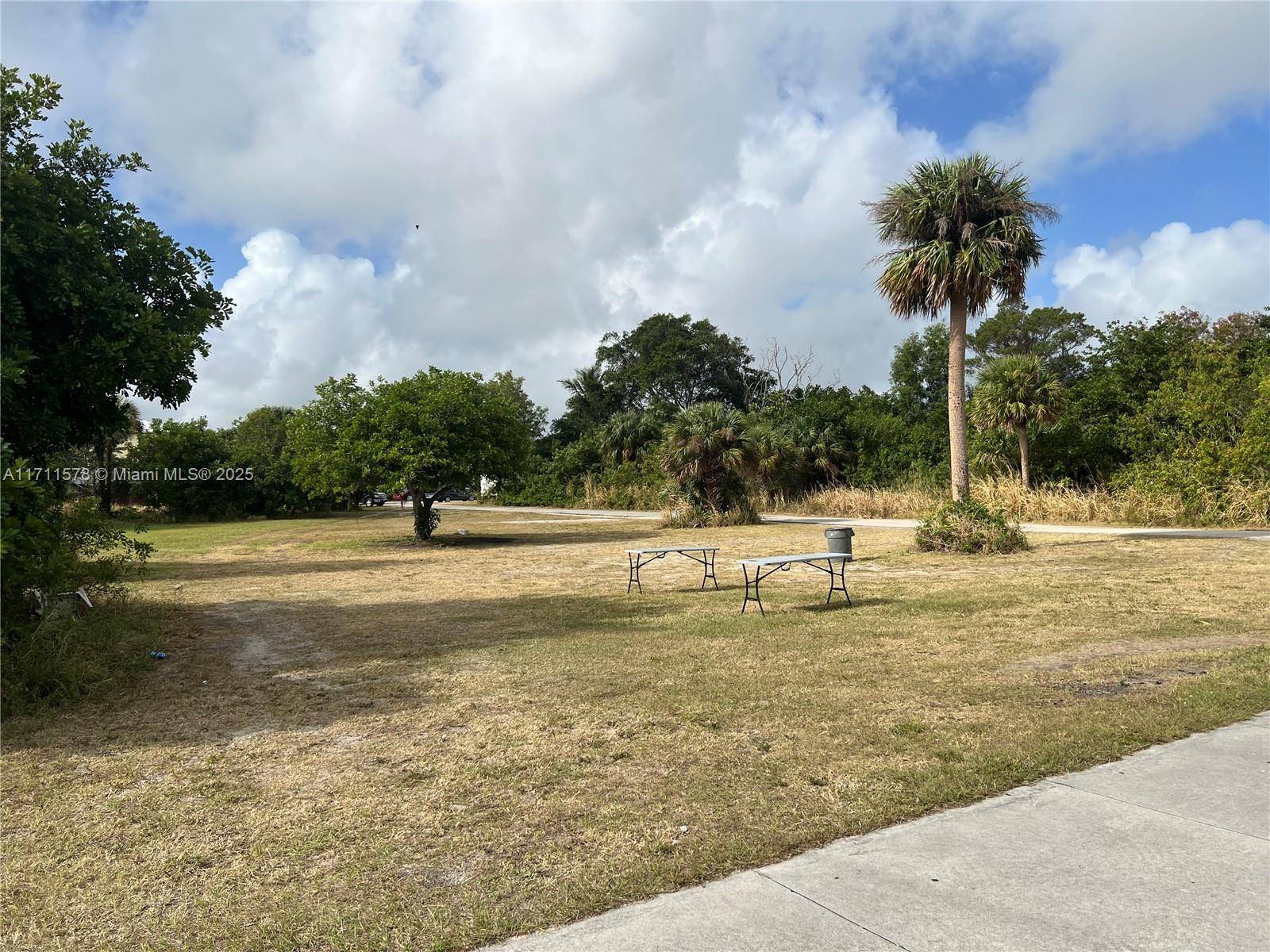 Hobe Sound, FL 33455,Address not disclosed