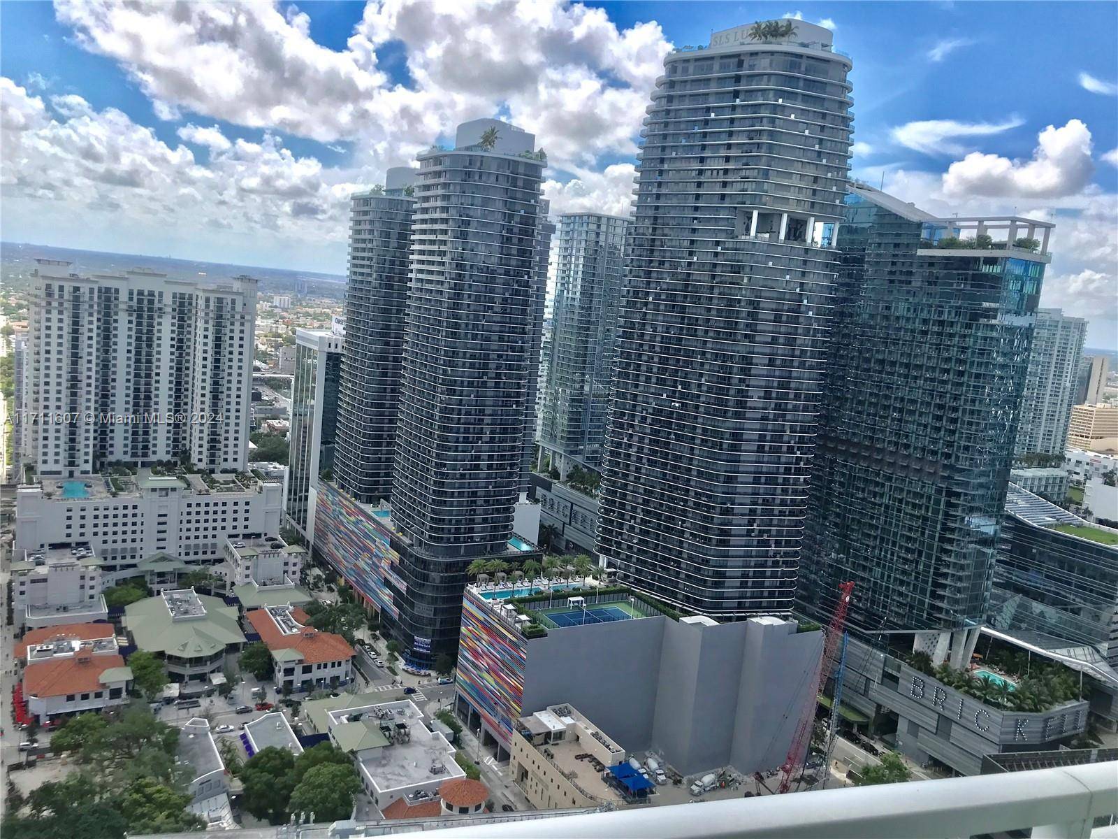 Miami, FL 33131,951 Brickell Ave #4107