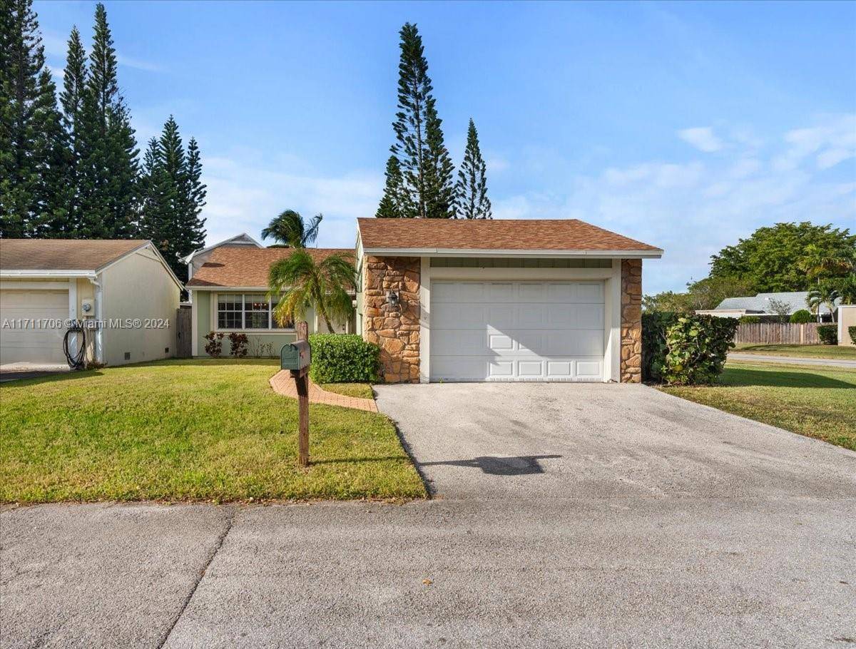 Homestead, FL 33035,1350 Pelican Ct