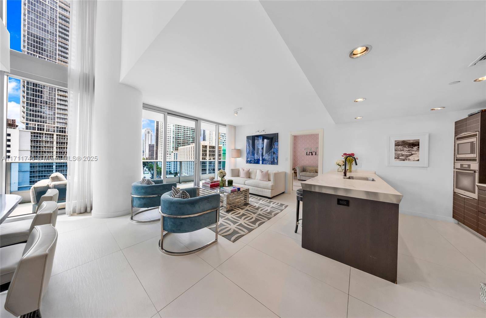 Miami, FL 33131,200 Biscayne Boulevard Way #904