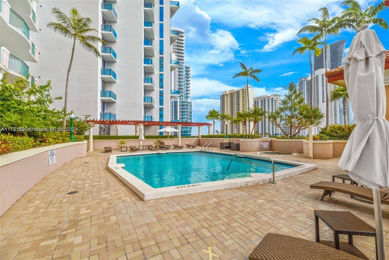 Sunny Isles Beach, FL 33160,17555 Atlantic Blvd #1208