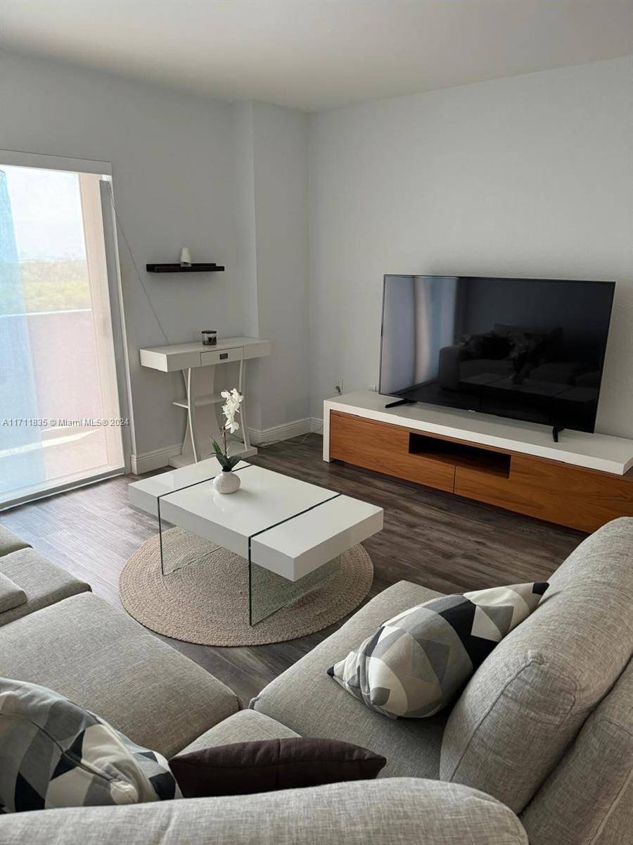 Sunny Isles Beach, FL 33160,400 Kings Point Dr #1422
