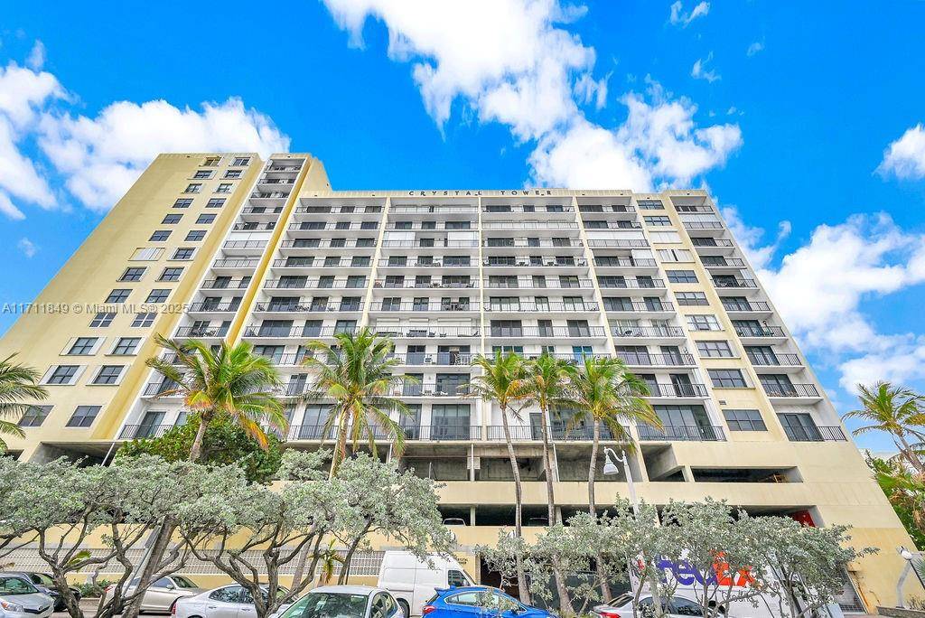 Hollywood, FL 33019,322 Buchanan St #1008
