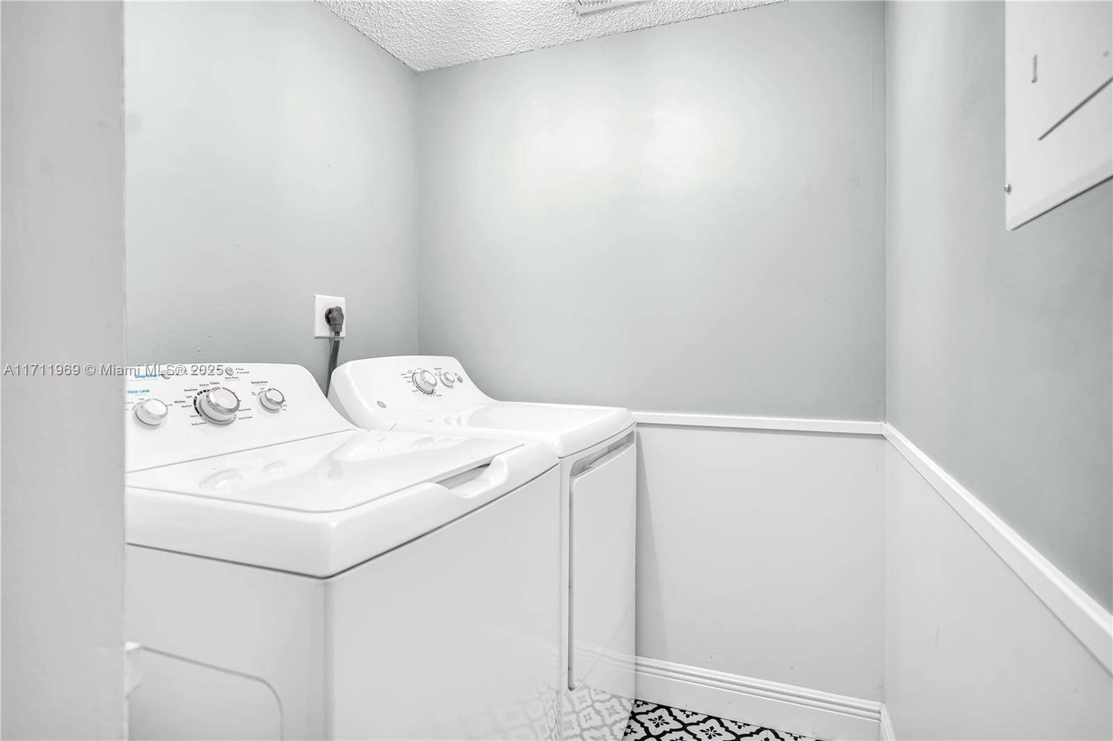Pembroke Pines, FL 33025,200 W Palm Cir W #203