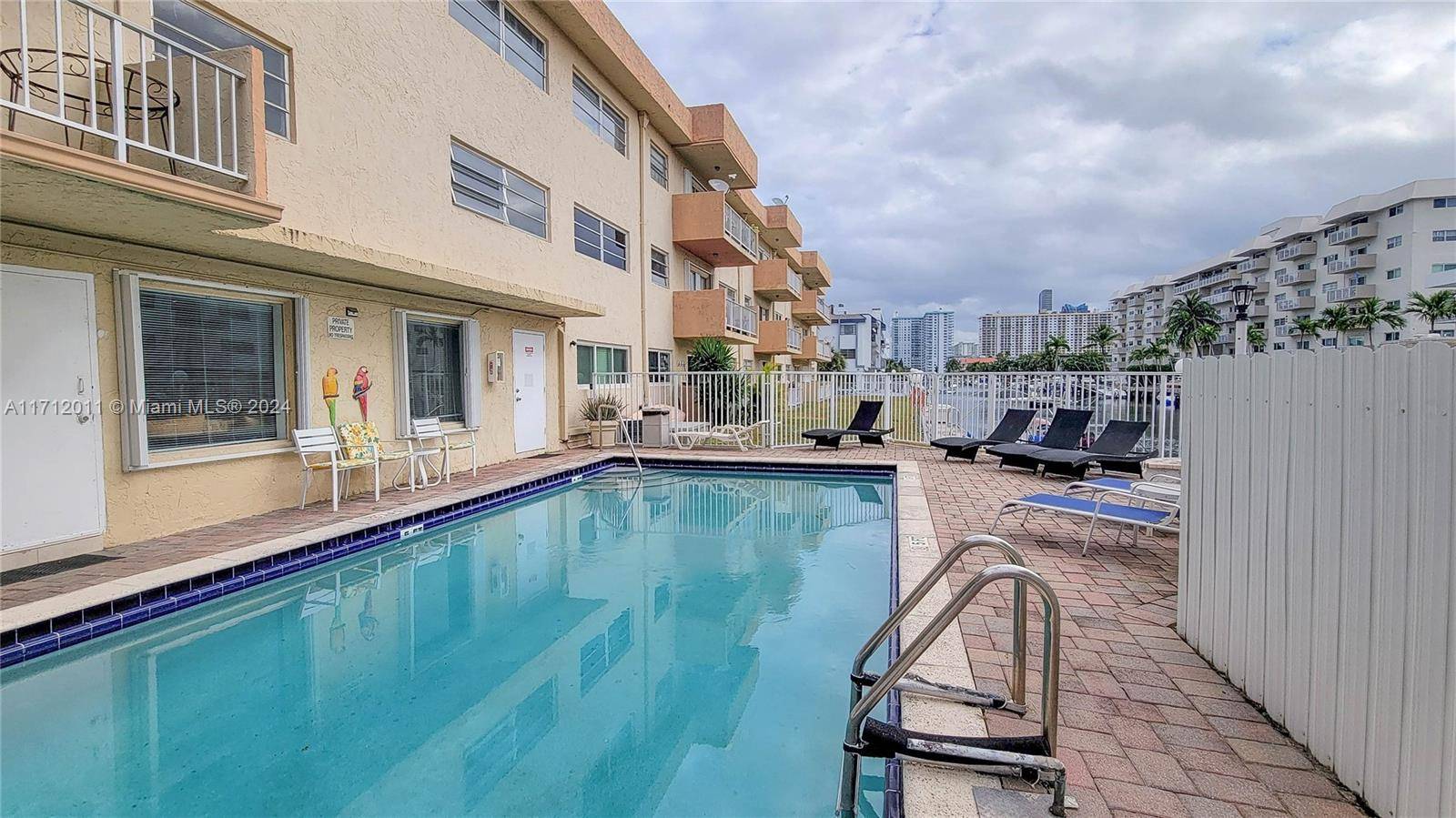 North Miami Beach, FL 33160,3522 NE 171st St #308