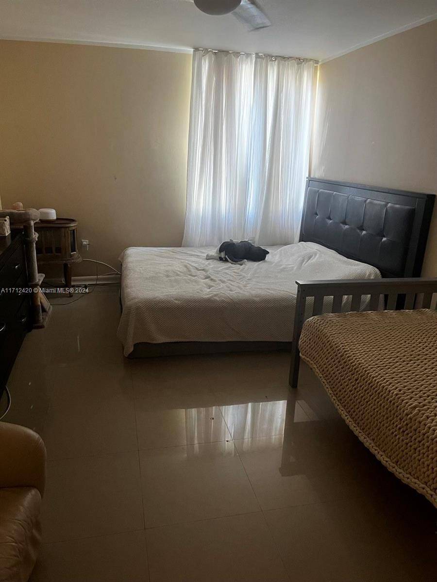 Sunny Isles Beach, FL 33160,250 180th Dr #104