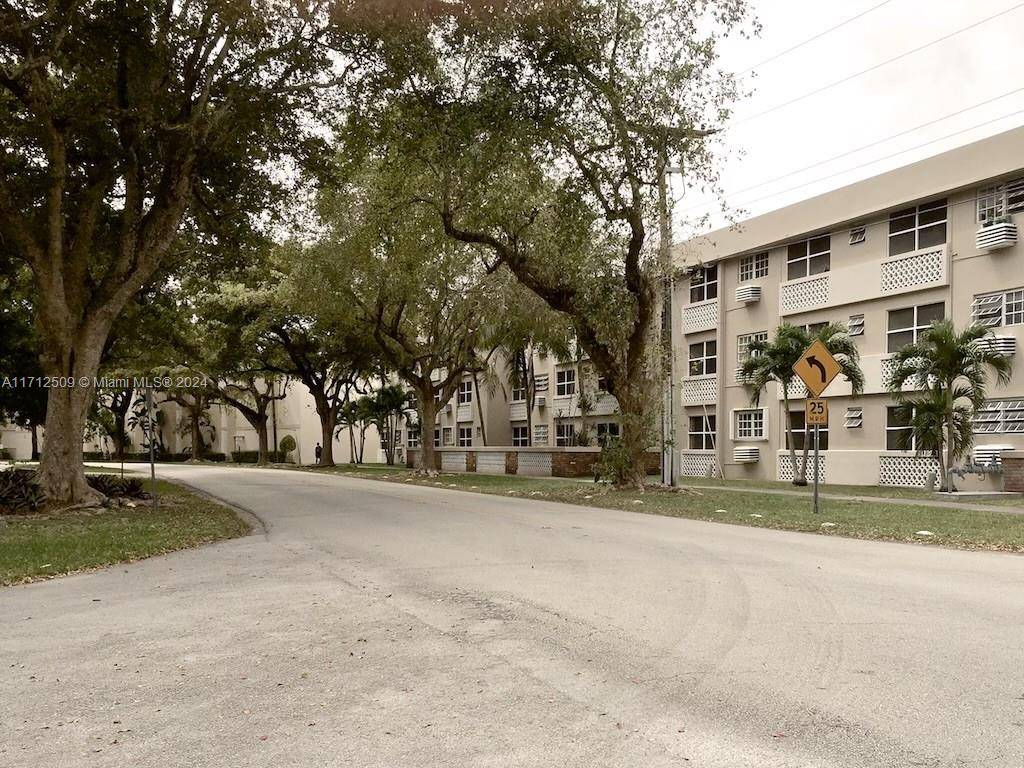 Coral Gables, FL 33146,6580 Santona St #A31