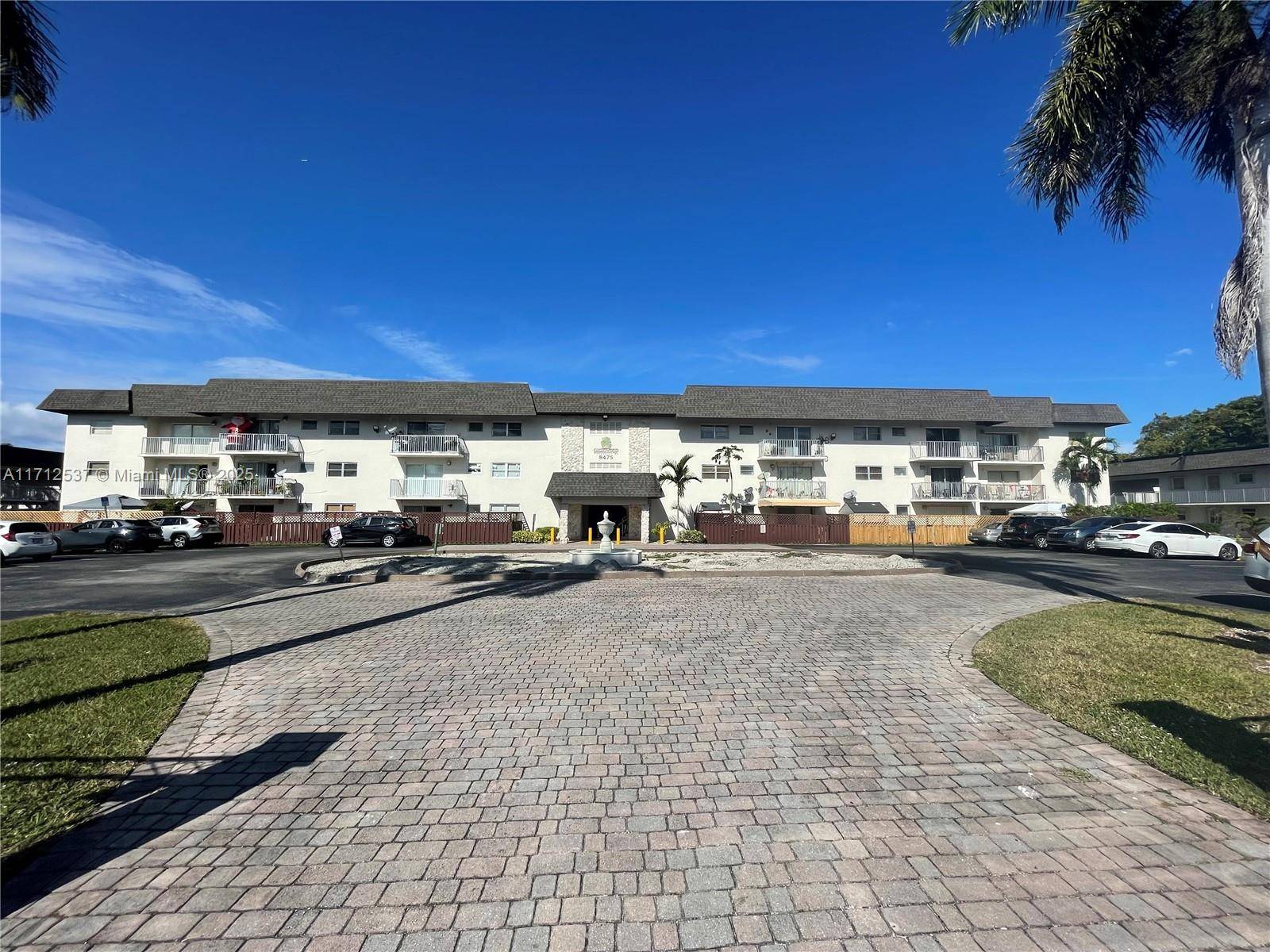 Miami, FL 33156,8475 SW 94th St #118E