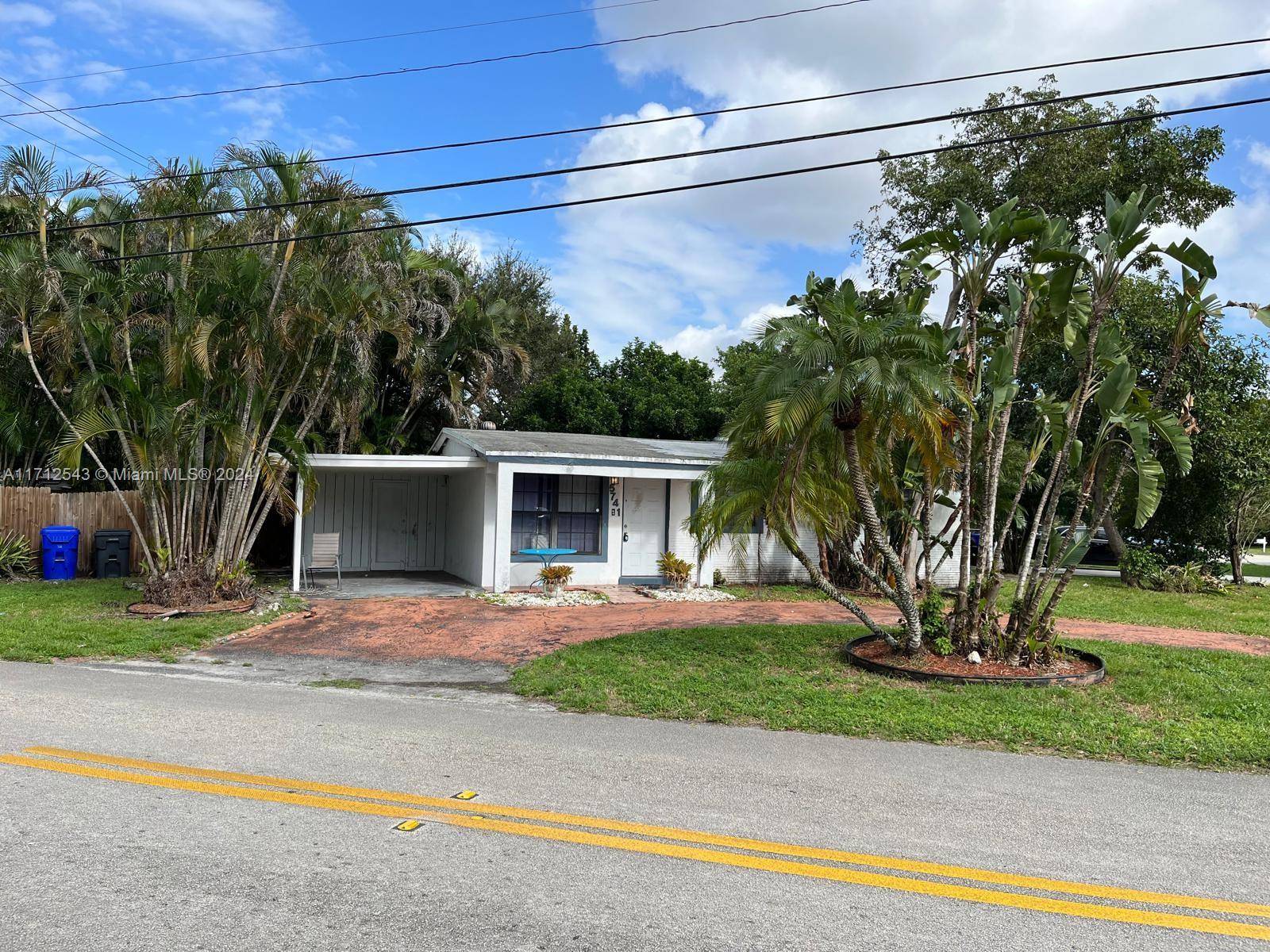 Hollywood, FL 33021,5741 Simms St