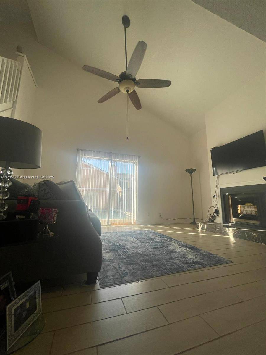Coral Springs, FL 33065,4075 Coral Springs Dr #5