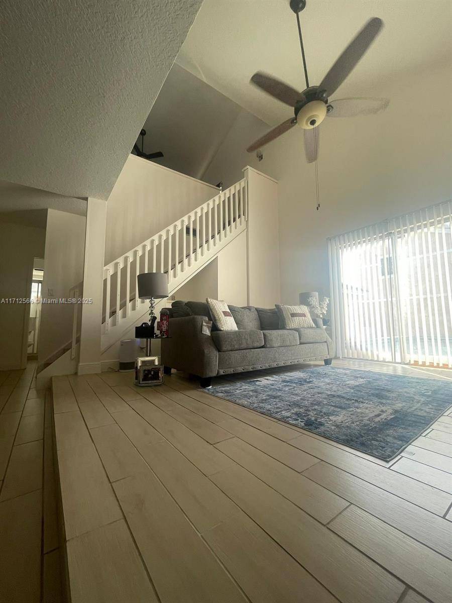 Coral Springs, FL 33065,4075 Coral Springs Dr #5