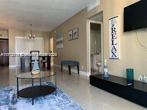 Hollywood, FL 33019,4001 S Ocean Dr #10E
