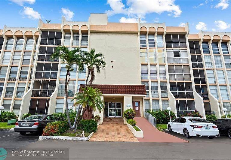 Hallandale Beach, FL 33009,701 Three Islands Blvd #317