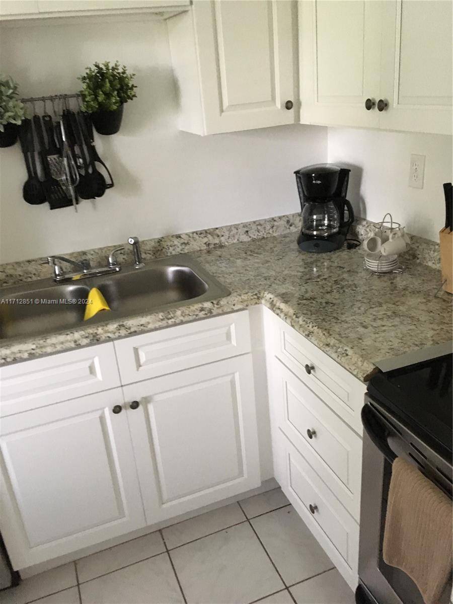 West Palm Beach, FL 33401,3050 Presidential Way #101