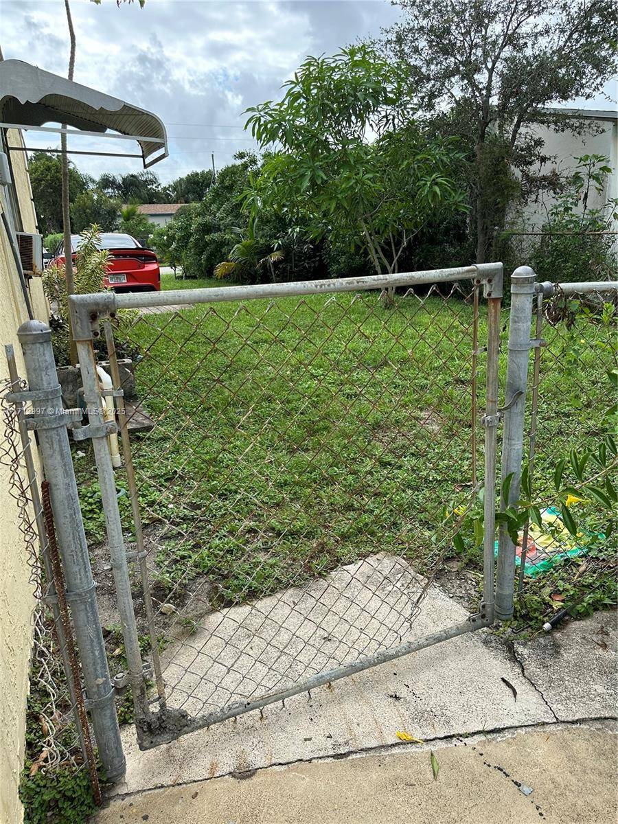 Riviera Beach, FL 33404,236 W 28th St