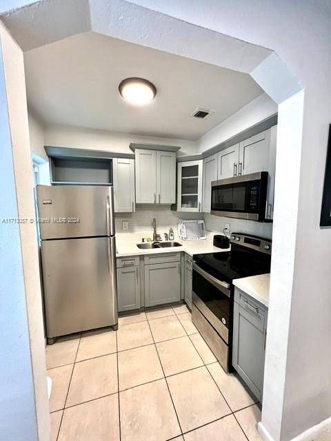 Hollywood, FL 33020,2023 Funston St #2