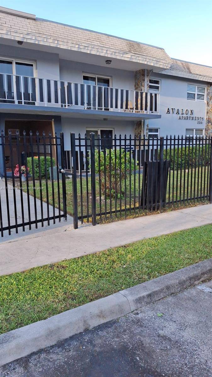 North Miami Beach, FL 33160,2251 NE 170th St #104