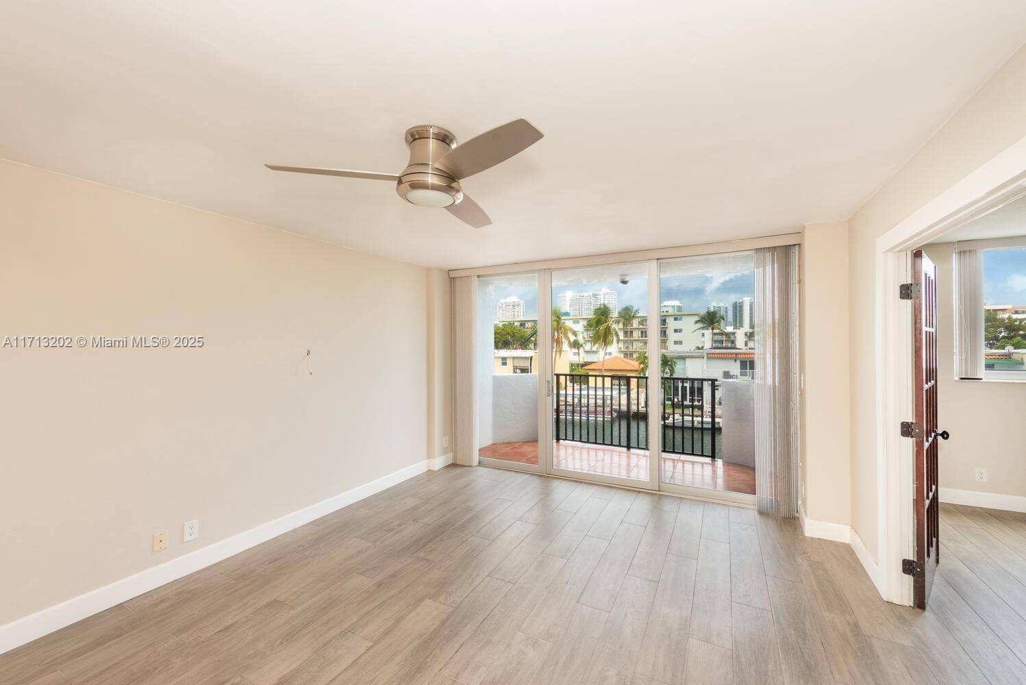 North Miami Beach, FL 33160,3703 NE 166 #306