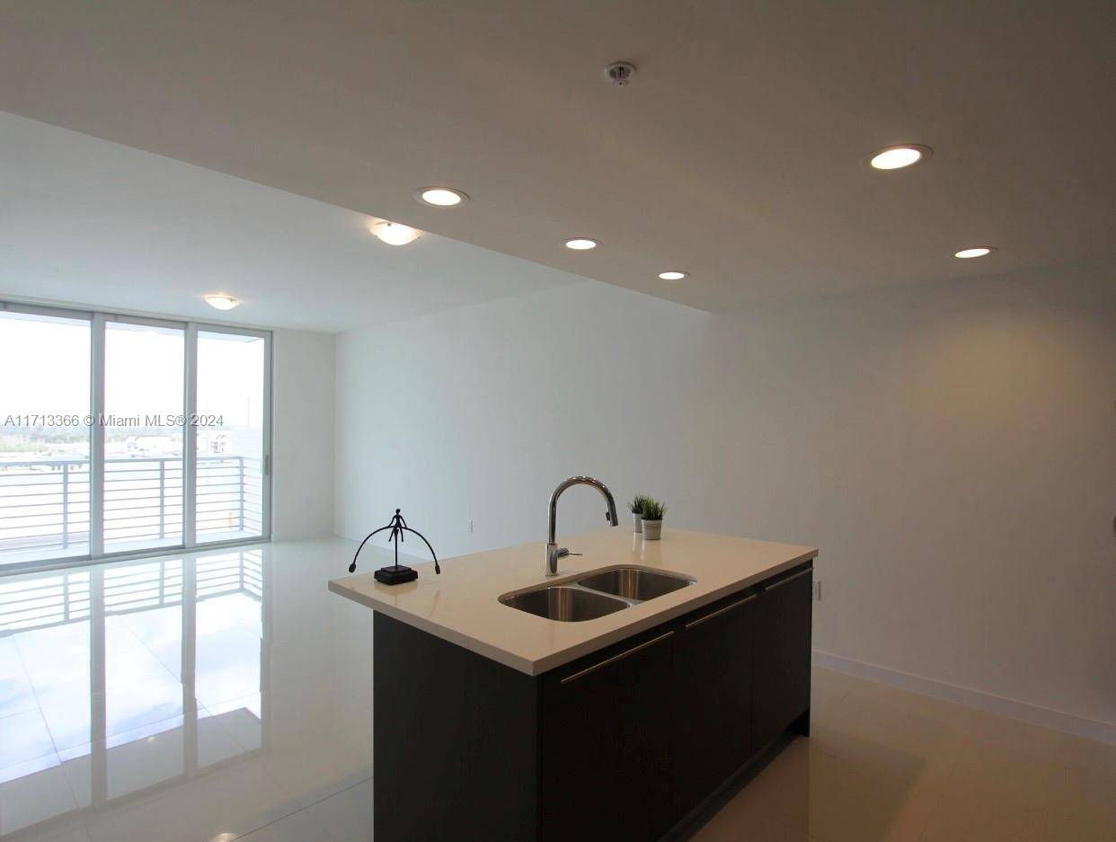 Doral, FL 33178,7875 NW 107th Ave #719