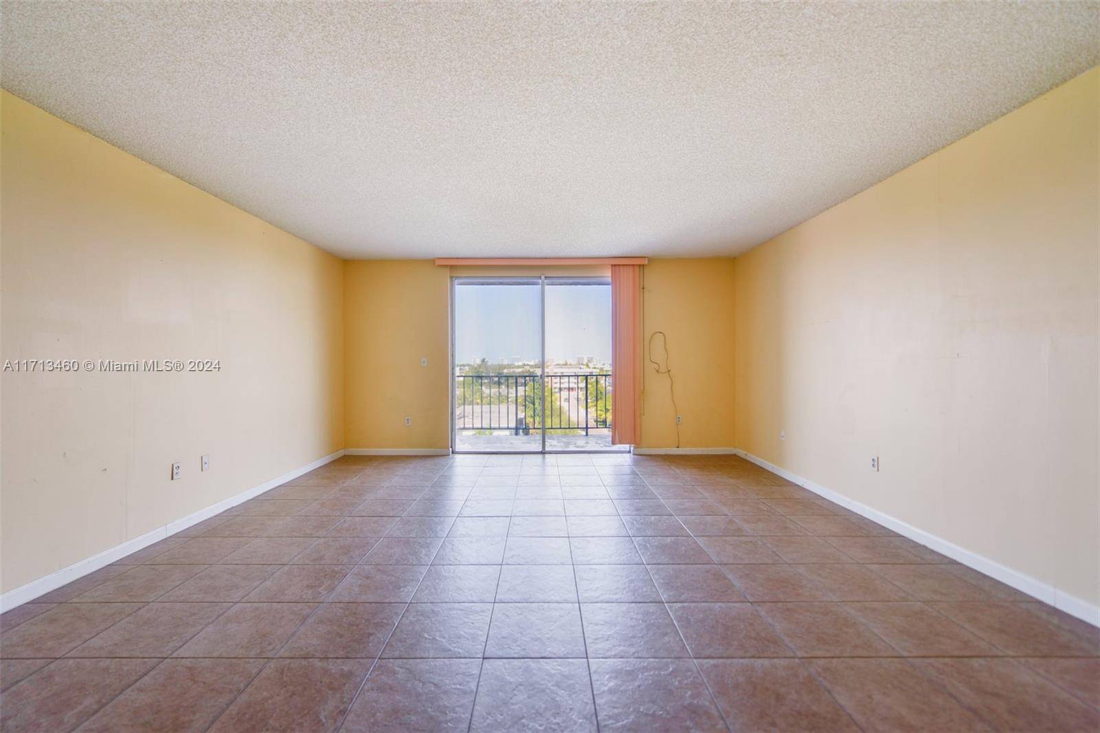 North Miami, FL 33161,12500 NE 15th Ave #609
