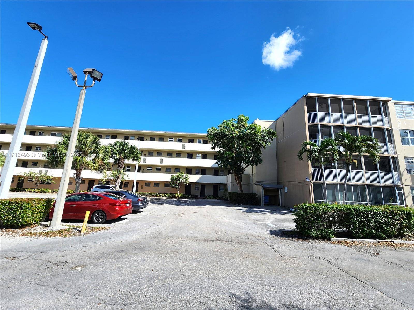 Miami, FL 33179,1690 NE 191st St #414-1