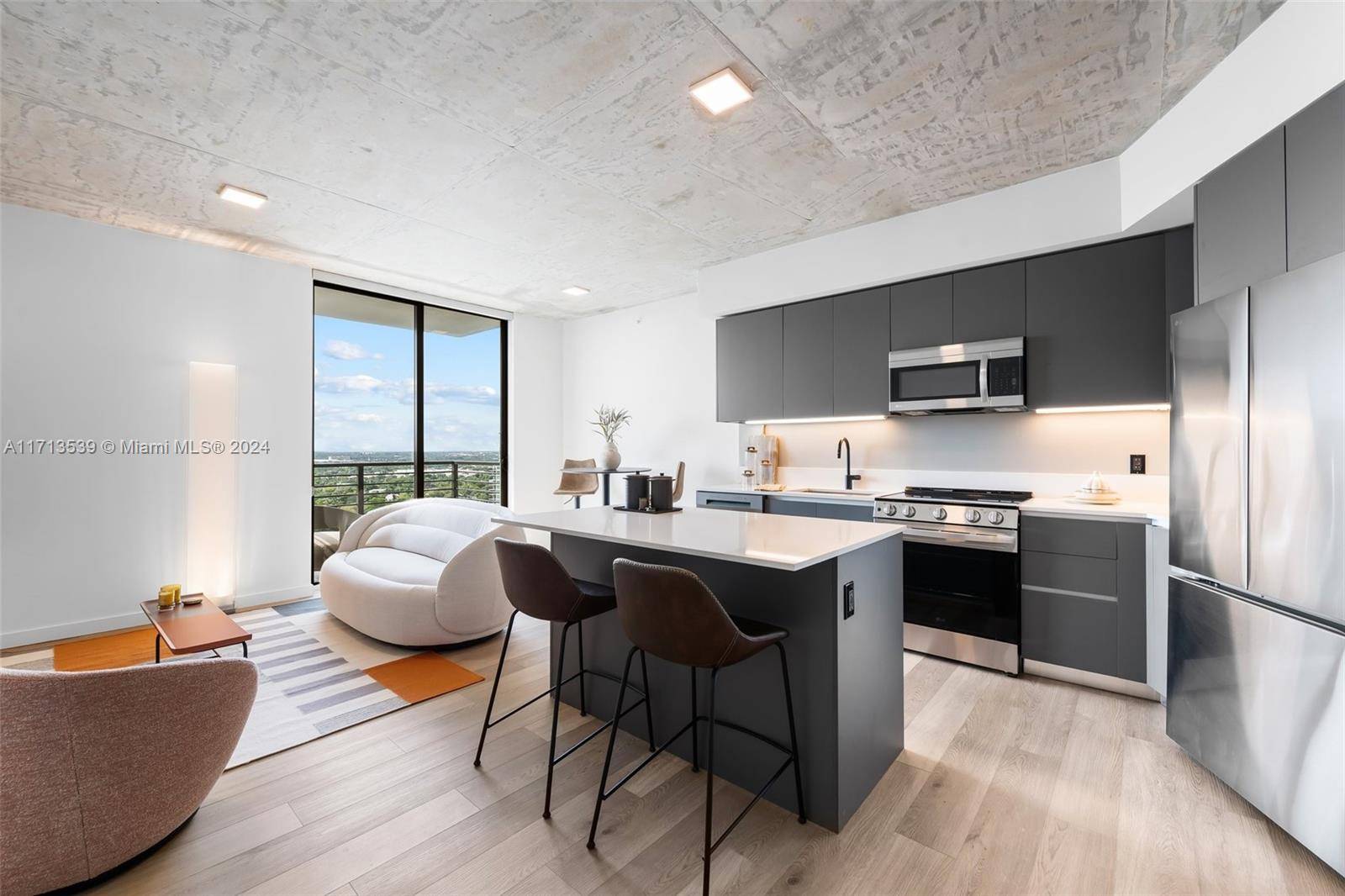 Fort Lauderdale, FL 33315,307 SW 5th #2406
