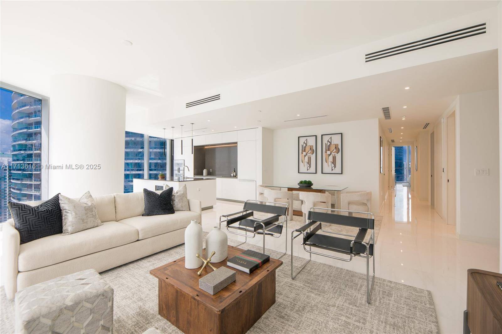 Miami, FL 33131,300 Biscayne Blvd way #3707