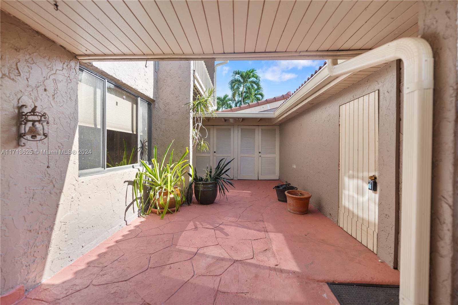 Hollywood, FL 33021,1709 Saint Andrews Rd