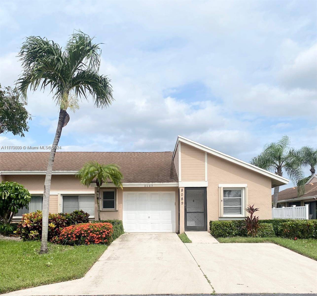 Boca Raton, FL 33496,8089 Sweetbriar Way #8089